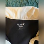 Old Navy Cropped workout top Photo 1