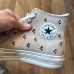 Converse Cream High-Tops with Embroidered Floral Design Size 11 Women’s Photo 5