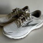 Brooks  Adrenaline GTS 22 White Women’s Sz 9.5 Photo 2