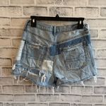 American Eagle Women’s  Mom highest rise 90’s boyfriend jean shorts frayed Size 6 Photo 1