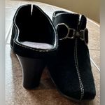 Aerosoles  Black Suede Pointy Toe. Buckled Front Blocked Heel Sz 6 Photo 3