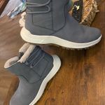 Khombu  Water Repellent Ankle Boots Sarah Taupe Photo 5