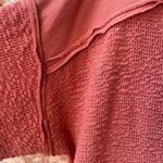 BKE Buckle  Pink Relaxed V-Neck Top Size Small Rose Pink Textured Raw Seam Tee Photo 3