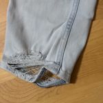 Vigoss  Stevie Crop straight Light Wash Distressed Jeans Sz 26 Photo 3