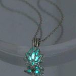 Glow in the dark lotus necklace Photo 0