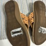 White Mountain  Tan Floral Sandals 9 Photo 3