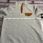 Doe & Rae  Light Gray Quilted Top Photo 3