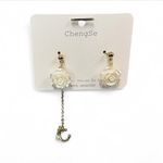 White Rose Whispers – Mismatched Earrings with Dainty Pearl Chain new Gold Photo 3