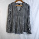 Ann Taylor  Houndstooth Vneck Blouse Classic Dressy Timeless Size Small Office Photo 6