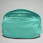 Lululemon Everywhere Belt Bag Paradise Green Crossbody Bag Fanny Pack Nwt Photo 3