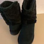 UGG  women black suede sheepskin Tania short classic boots size 6 Photo 9