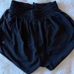 Lululemon Hotty Hot  Shorts 2.5" Photo 0