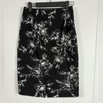 White House | Black Market  WHBM Floral Pencil Skirt 00 Professional Work Formal Photo 1