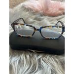 Twill & Tweed Prescription Glasses Woman’s Photo 2