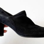 Stuart Weitzman Black Suede Curved Heel Ankle Bootie Size 8.5 Narrow Quiet Luxe Photo 2