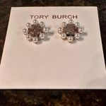 Tory Burch NWOT Kira Imitation Pearl Stud Earrings in Silver Photo 5