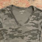 Universal Threads Women’s Camo Tee Photo 3