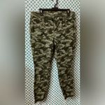 Old Navy  Rockstar women’s Camouflage Pants size 14 Photo 1