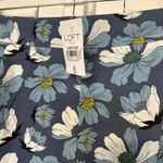 Loft  Outlet Blue‎ Floral Pleated Soft Shorts Size 8 Photo 2