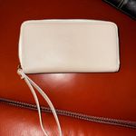 Badgley Mischka  Cream and White Wallet with Gold Logo. Brand new Photo 2