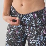 Lululemon All Sport Crop
Floral Sport Tranquil Blue Multi Photo 3