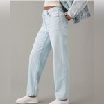 American Eagle  Highest Rise Baggy Straight Jeans in Light Wash Size 2 X-Short Photo 3