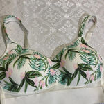 Rhonda Shear sport bra M Green Size M Photo 3