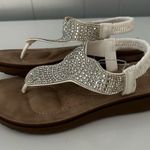 NEW Annie Comfort Sandals Rhinestone Thong Toe Sandals White Size 5.5 Photo 2