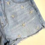 American Eagle  embroidered floral daisy cutoff denim shorts size 6 cute Photo 2