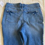 Jennifer Lopez mid rise curvy Capri size 18 Photo 5