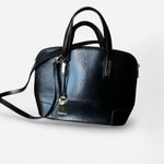 Vera Pelle Black 100% leather cross body bag with gold hardware and zip closure Photo 1