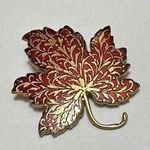 MMA Metropolitan Museum of Art Gold Tone Red Enamel Maple Leaf Pin Brooch 1985 Photo 0