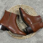 Talbots Dakota Ankle Boots Leather Block Heels Almond Toe Classic in Brown 9 Photo 3