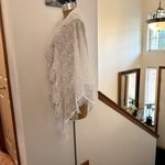 Vintage White large lace shawl with ruffles Photo 3