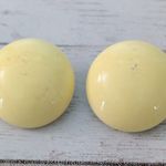 Vintage Clip On Earrings Light Yellow / Pastel Yellow Retro Photo 1