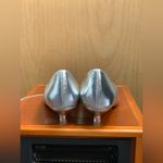 Cushionare Cushionaire Elegant Silver Women's Kitten Heels. Size-8.5 Wide Photo 4