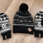 The North Face Unisex Pom Pom Beanie & Women’s Fire Isle Fleece Lining Mitten Photo 1