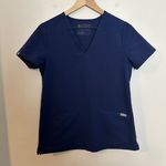 FIGS - Casma Three-Pocket Scrub Top Navy Medical Doctor Nurse Photo 2