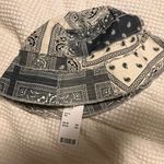 Urban Outfitters NWT Bandana Bucket Hat Photo 1