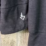 Torrid Active Size 0 Black Front Zip Long Sleeve Jacket Zip Pockets & Thumbholes Photo 6