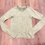 Lululemon  Swiftly Tech Long Sleeve Race Length Photo 1