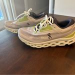 on cloud  Cloudstratus Women's Running Shoes Size 9 White Green EUC Photo 4