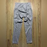 Athleta salutation stash pocket ii printed 7/8 tight small leggings Photo 4