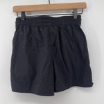 Lululemon Lightweight Mid-Rise Short 3.5" Black Women 2 Unlined Pockets Drawcord Photo 1