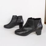 ARAVON Black Career Dress Chelsea Boot Mid Photo 5