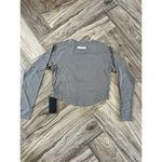 Alphalete  Women's Premium Long Sleeve Crop - Stone Grey, size XL Photo 8