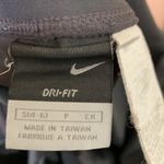 Nike  woman gray flare leggings below calf 23” inseam size SMALL 4-6 Photo 3