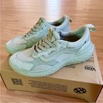 Vans  UltraRange Neo VR3 Shoe
Women 8.0 US Mens 6.5 US Photo 3