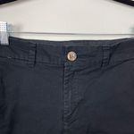 Old Navy  Woman's Sz 4 Black Mid Rise 'The Everyday Short' 6"‎ Inseam Chino Photo 2