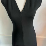 Everlane • The Sleeveless V-Neck Flare Dress in Black Photo 2